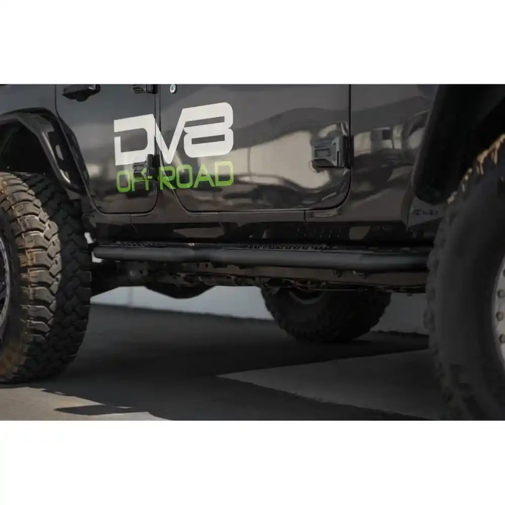 Sideview of sliders mounted on Wrangler