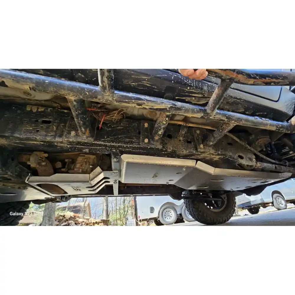 Asfir 4x4 Toyota FJ Cruiser full skid plate kit mounted on underbody non-KDSS off-road view