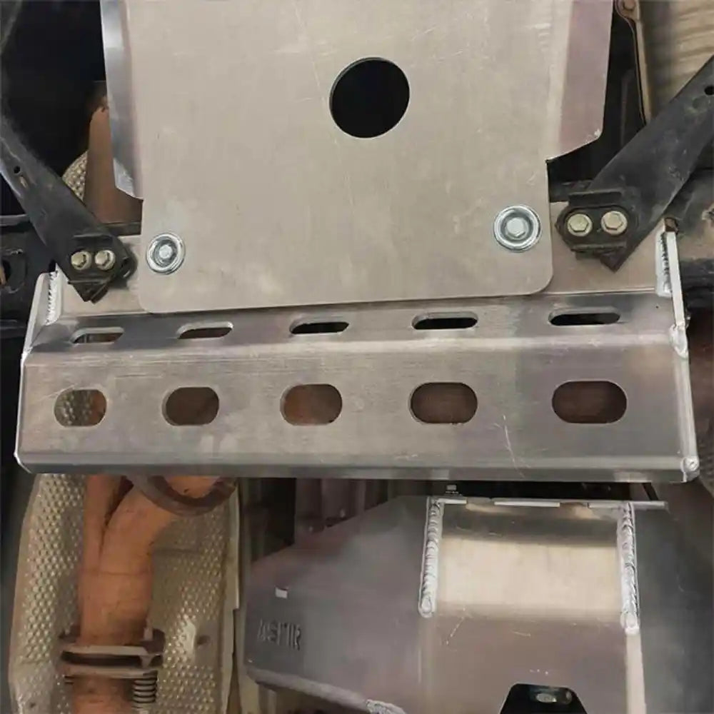 Asfir 4x4 non-KDSS transfer case and differential skid plates close-up