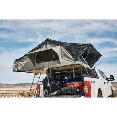 Setting up a rooftop tent