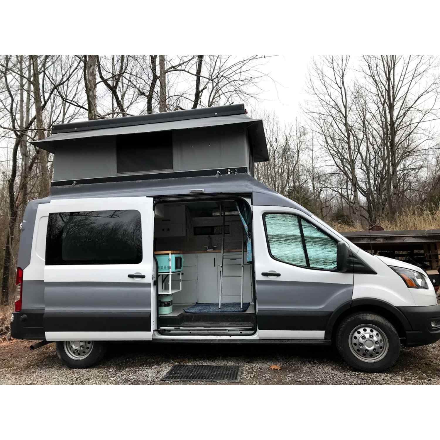 BunduTop RTT Mounted On Van Side View