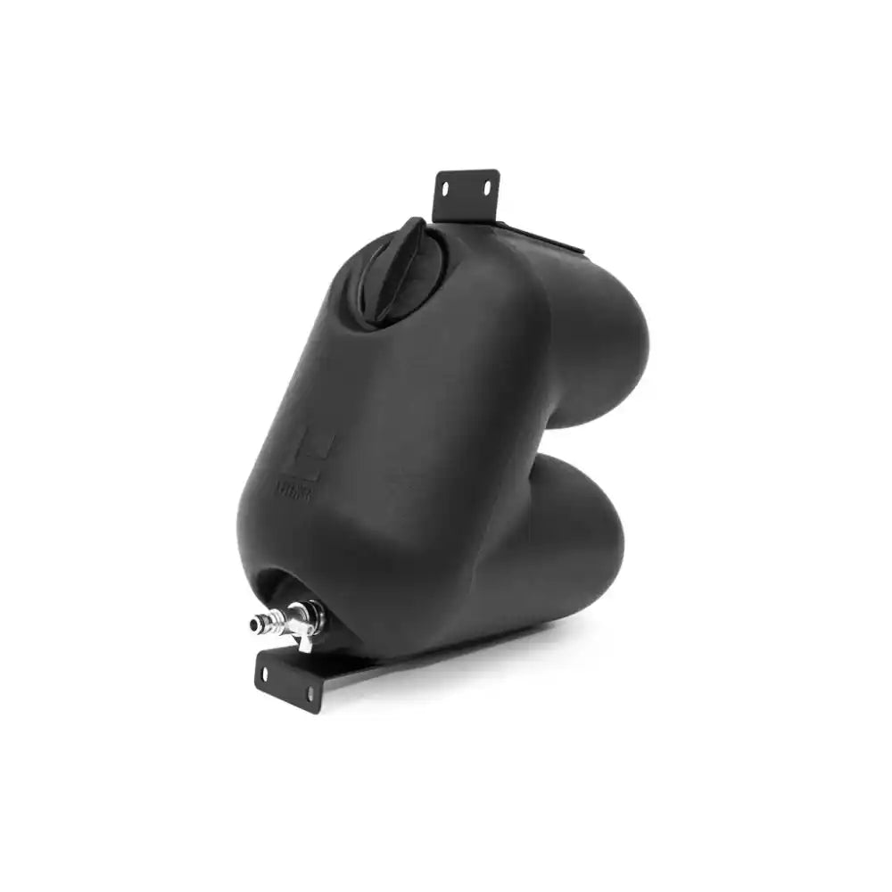 Compact HydroPOD water tank with integrated outlet fitting