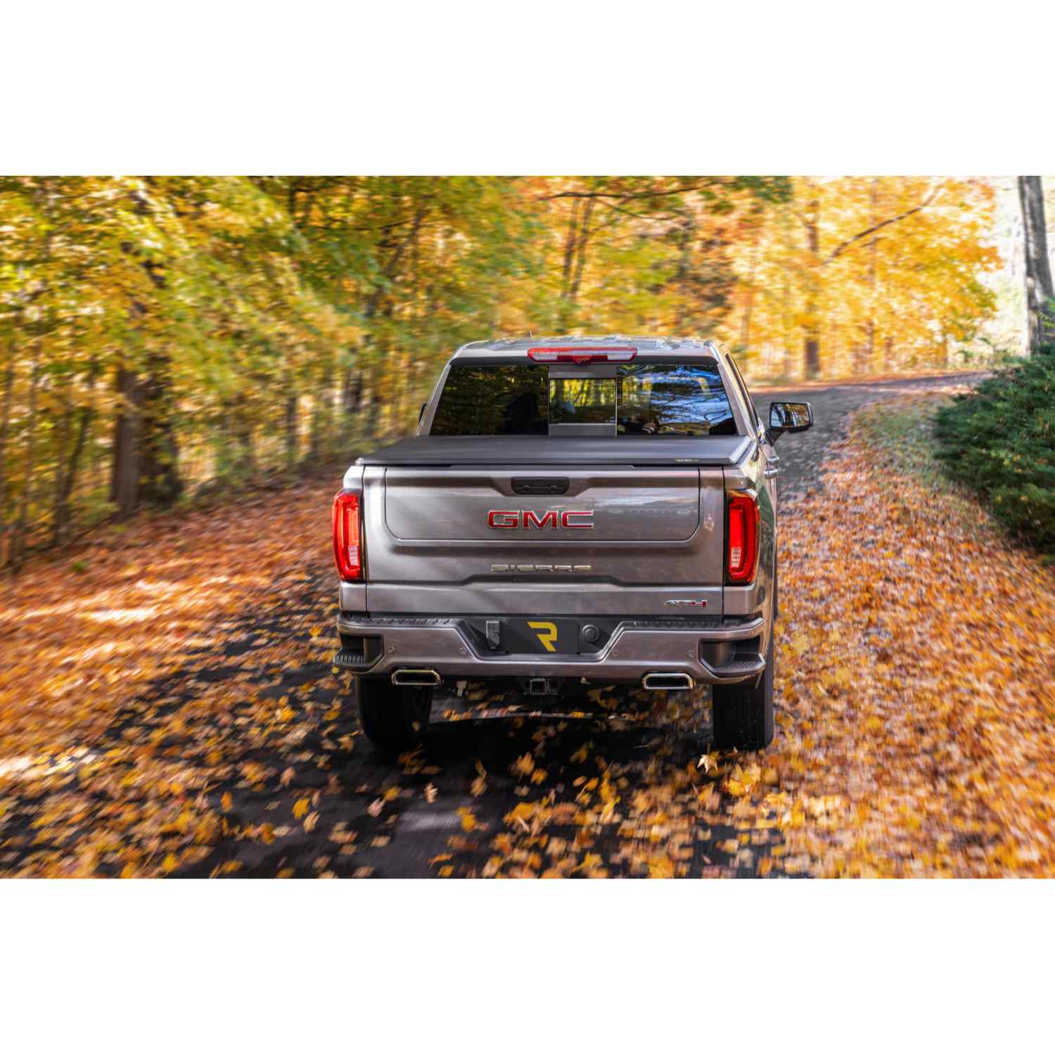 Extang Trifecta 2.0 2023-2024 GMC Canyon and Chevy Colorado 5ft Bed Tonneau Cover Life Style