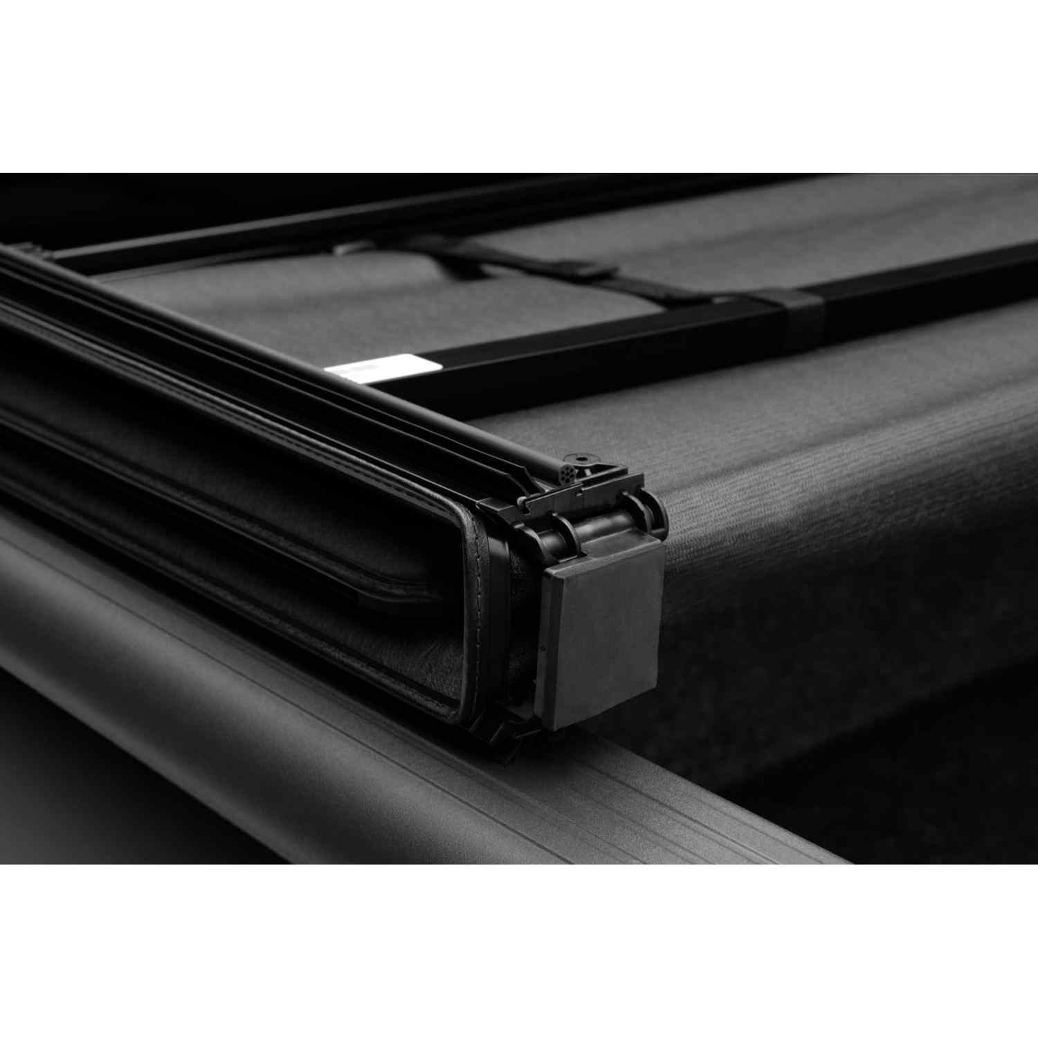 Extang Trifecta Signature 2.0 2022-2024 Nissan Frontier Bed Tonneau Cover