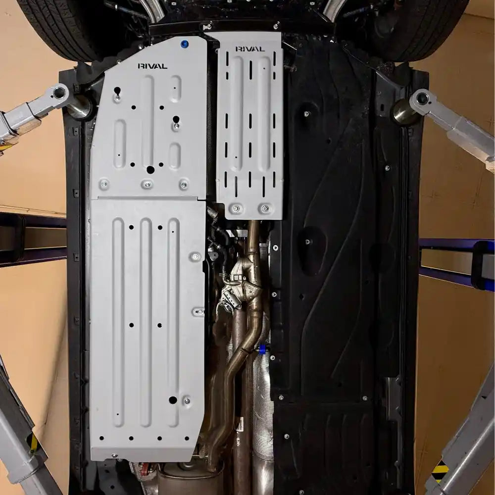 Front underside hybrid battery cover with aluminum skid plates