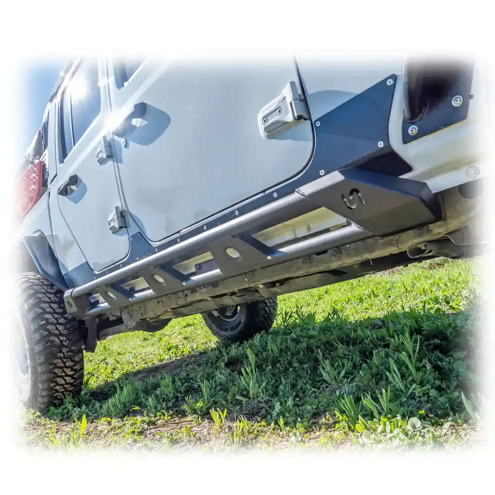 Jeep Gladiator JT rock sliders side view