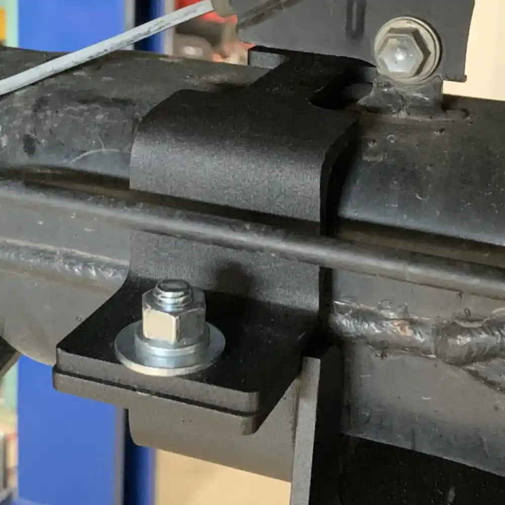 Rear mounting bracket for RCI diff skid