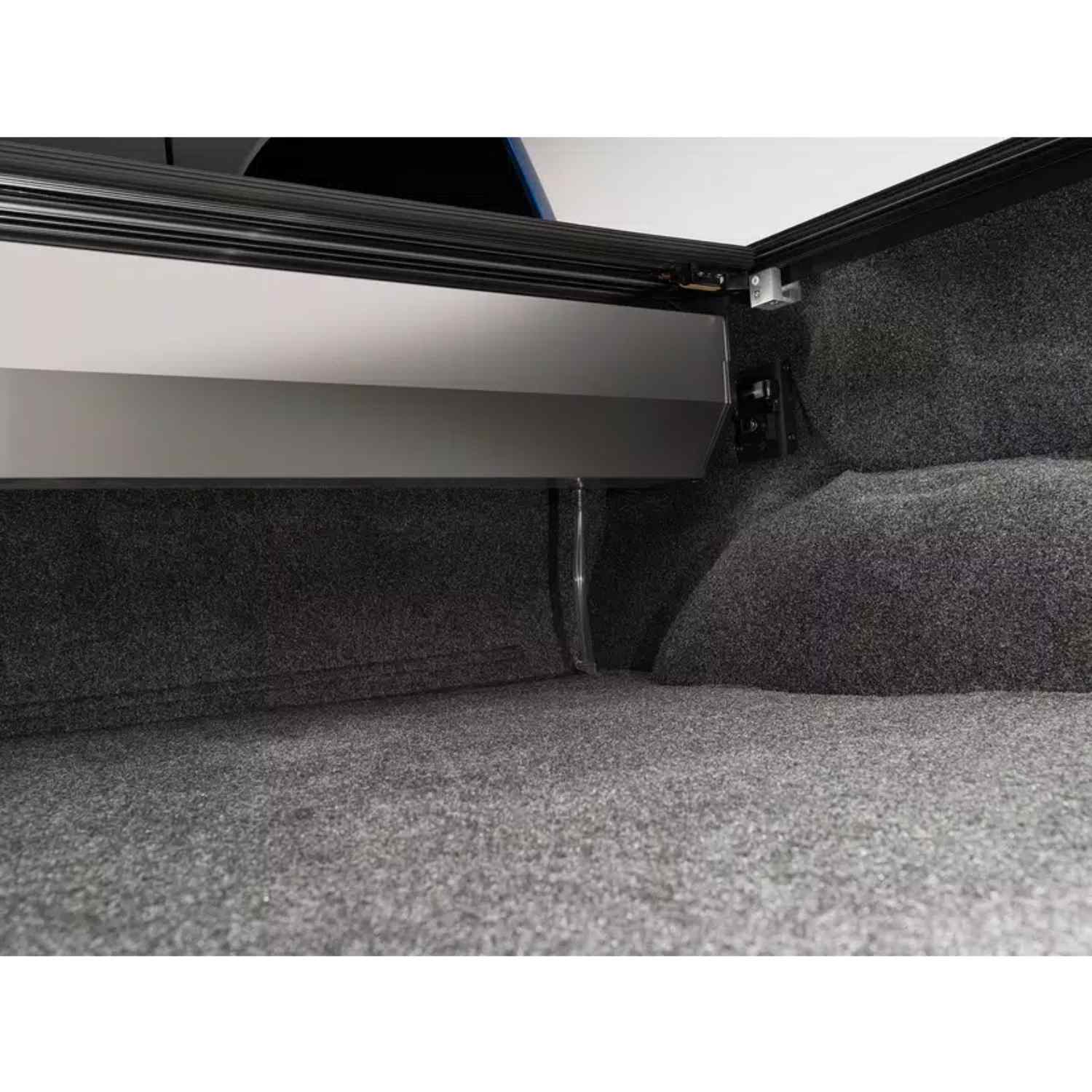 Retrax IX Bed Cover Drain Pipe