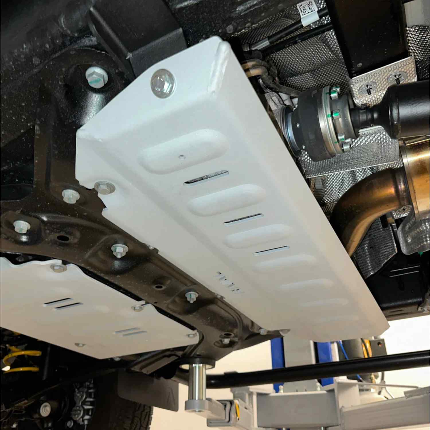 Rival Gen2 Transfer Case Skid Plate Side View