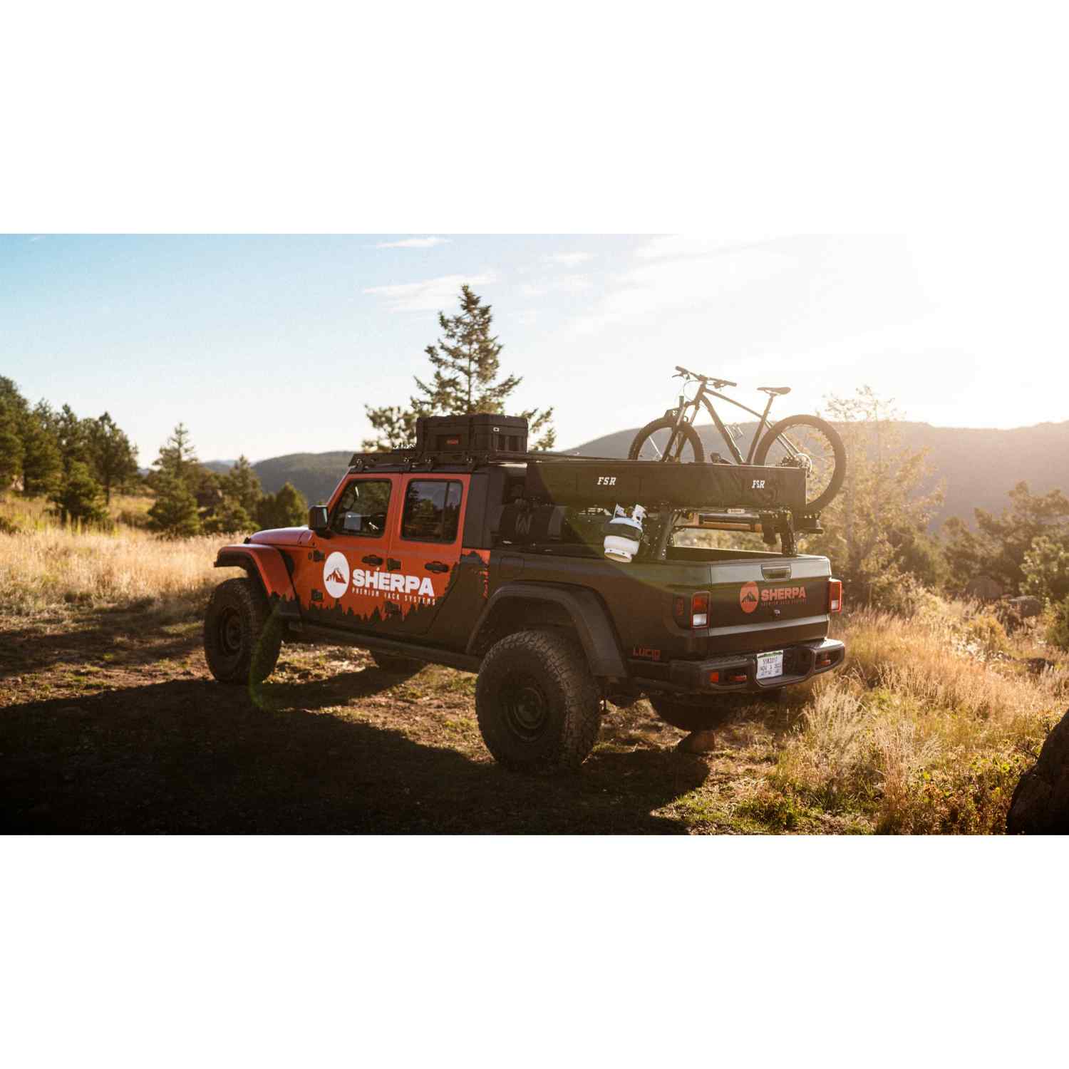 Sherpa Sunlight 2020-2023 Jeep Gladiator JT Roof Rack Life Style