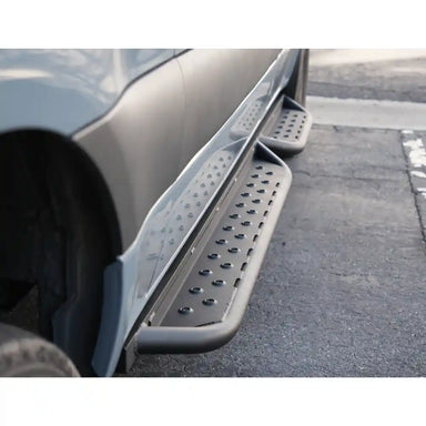 Sprinter 144" side step with a blurred background