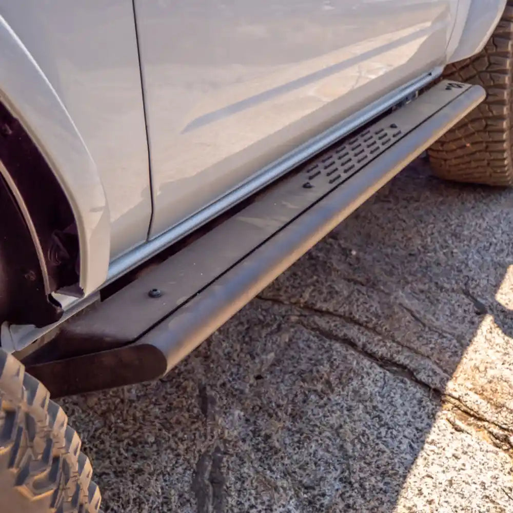 Turn Offroad Bronco 2-Door step slider mounted