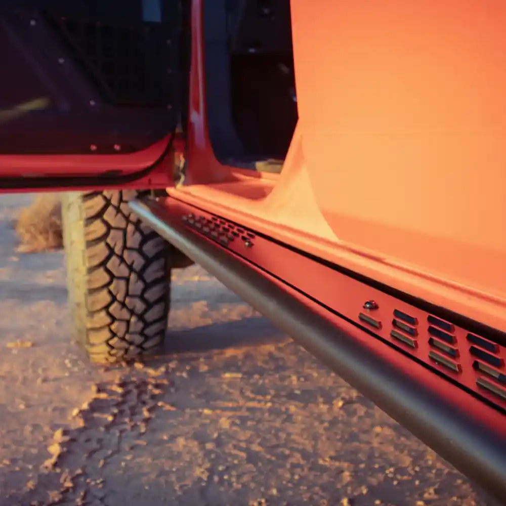 Turn Offroad Stider rock slider mounted under Bronco