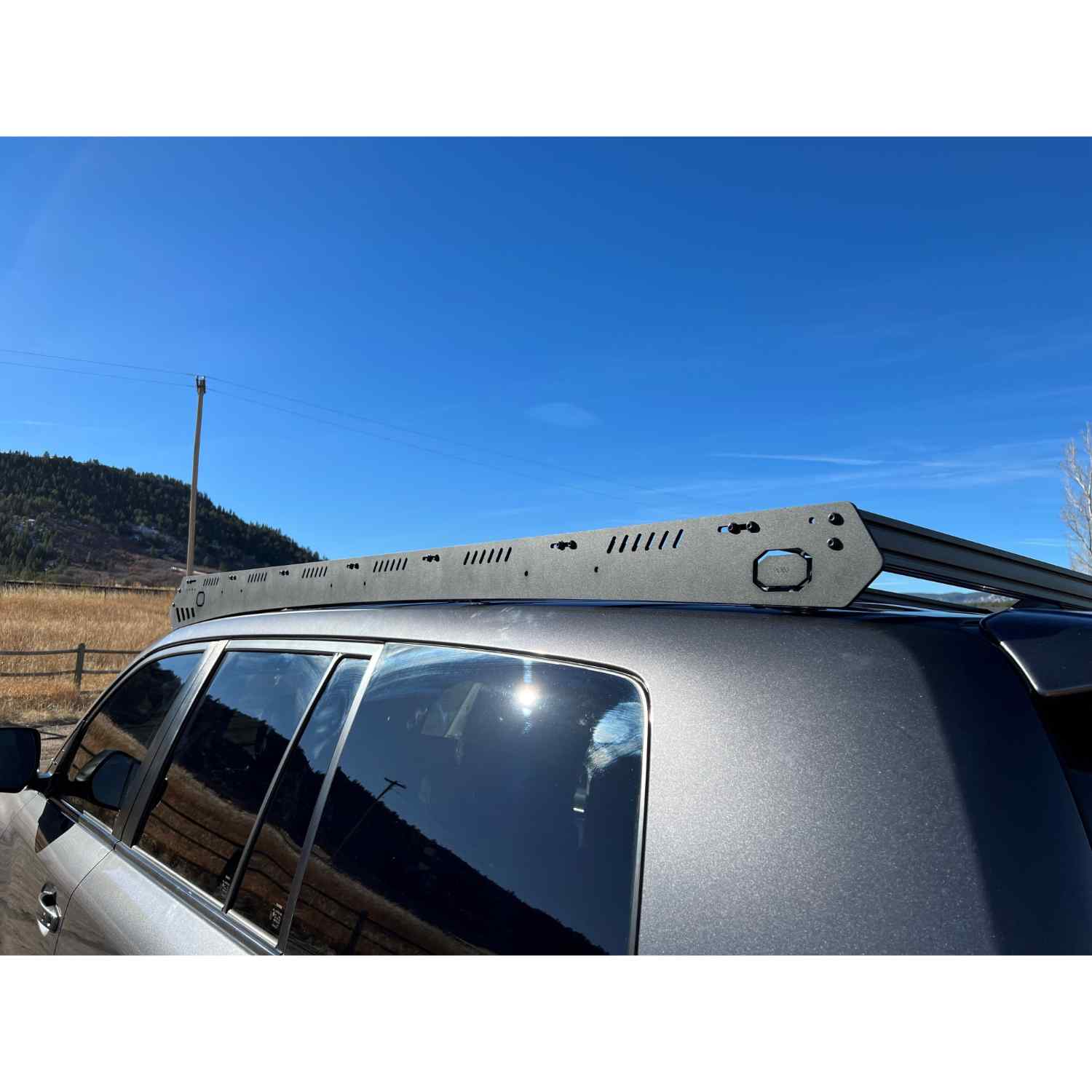 Uptop Overland Bravo 2007-2021 Toyota Land Cruiser 200 7th Generation Roof Rack Side Closed View