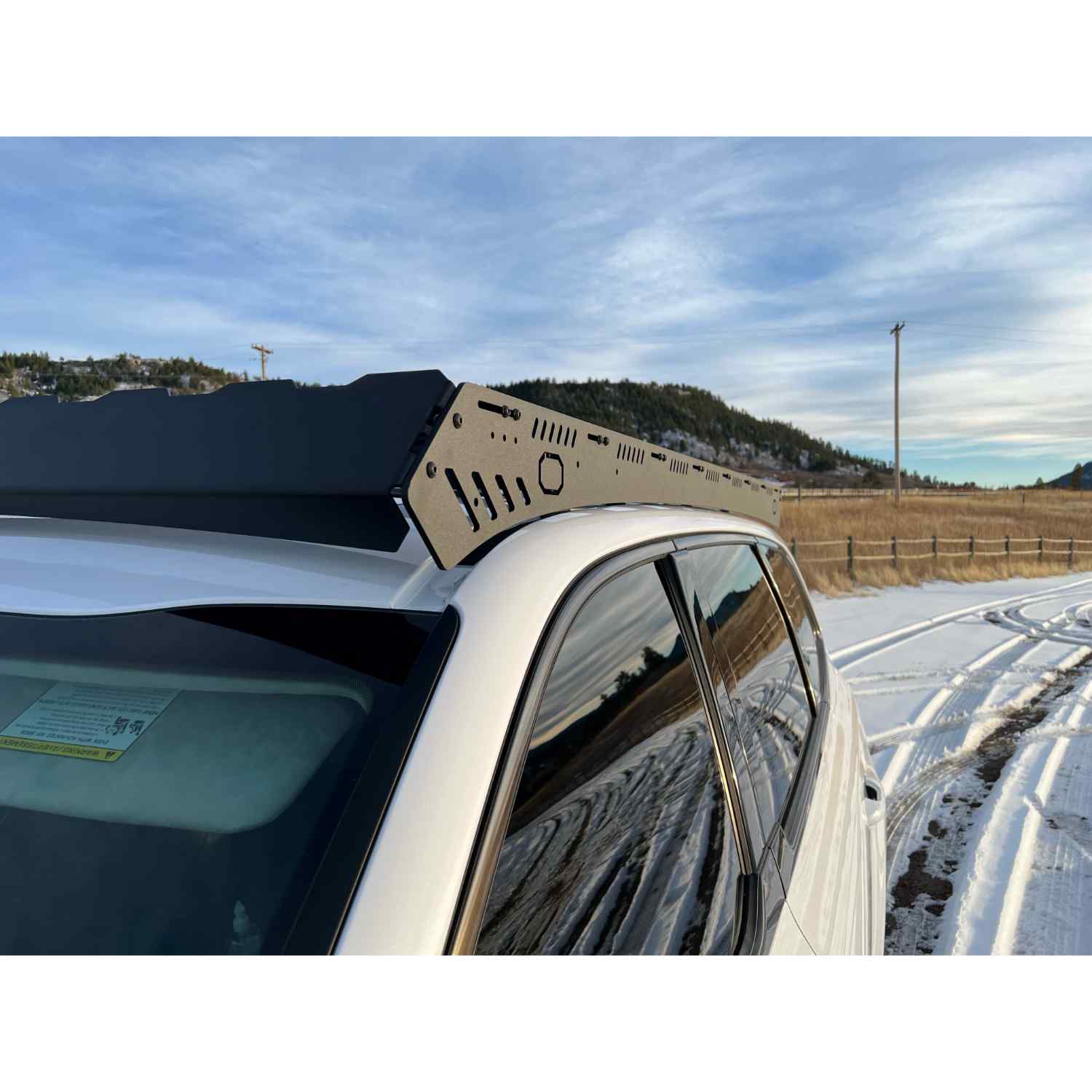 Uptop Overland Bravo 2020-2023 Kia Telluride Roof Rack Front View