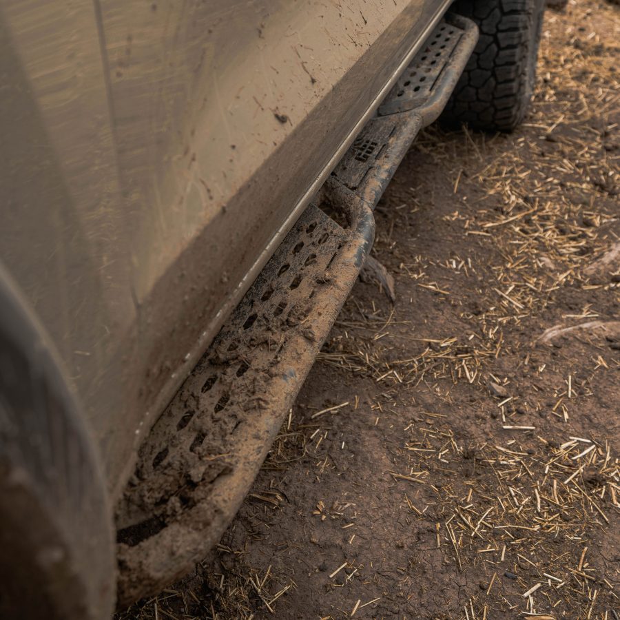 CBI Rock Sliders - Chevy Colorado Side View