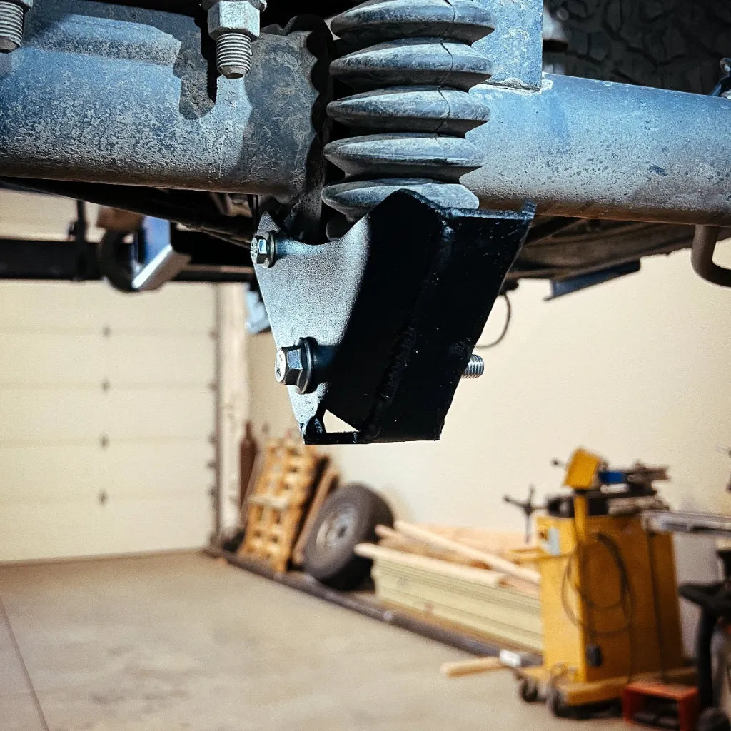 Juggernaut Mercedes Sprinter 4x4 rear shock skid plate, front product angle