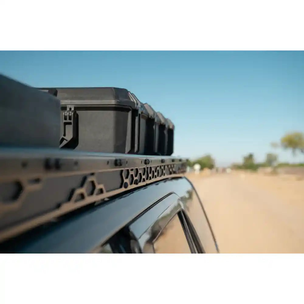 Rago roof rack with gear box mounted, side close-up