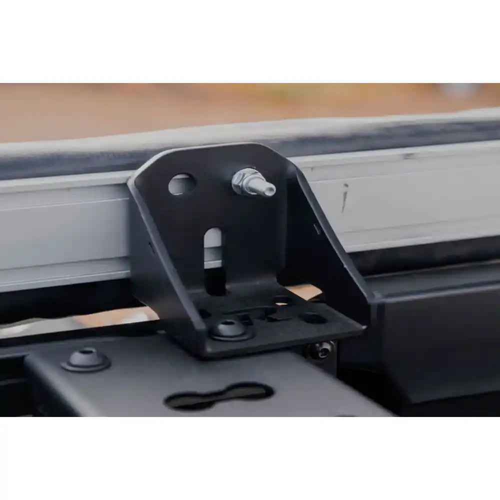 Rago crossmember to roof rail mounting detail