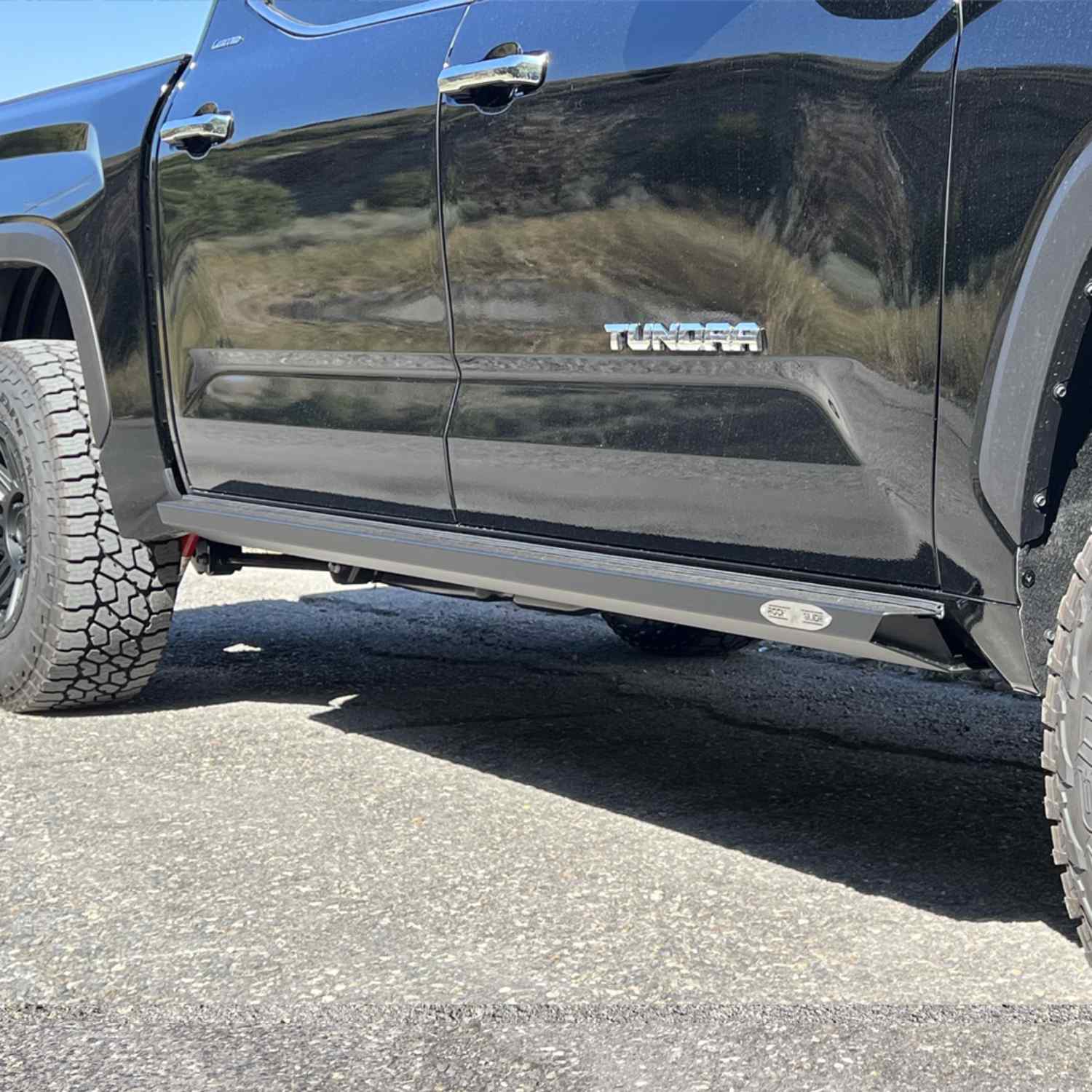 Rock Slide Engineering Tundra Rock Sliders (2 Box Set) closed side view